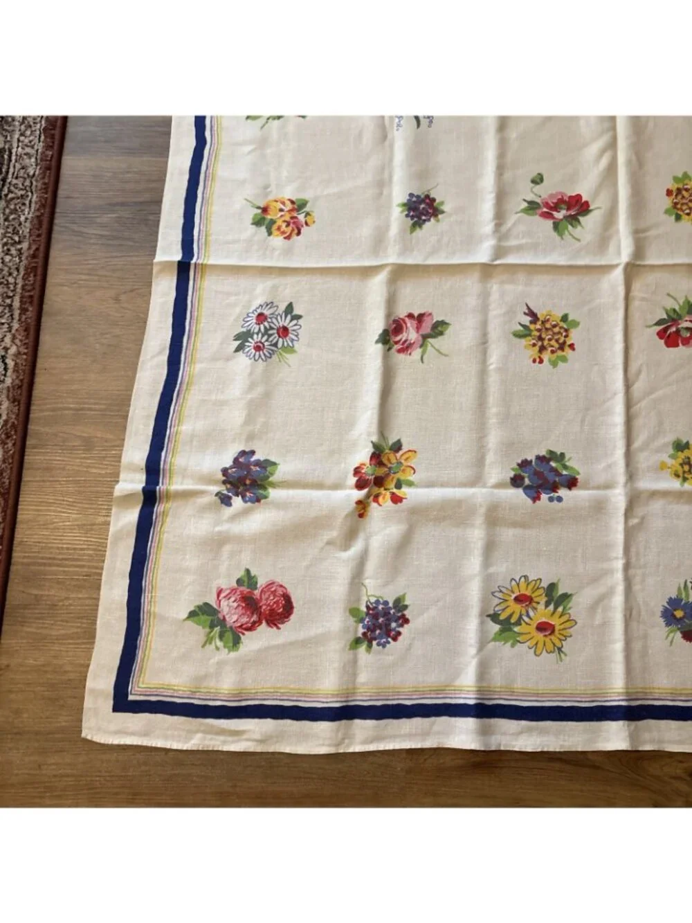 Vintage Pride Of Flanders Floral Linen Tablecloth 52 X 52